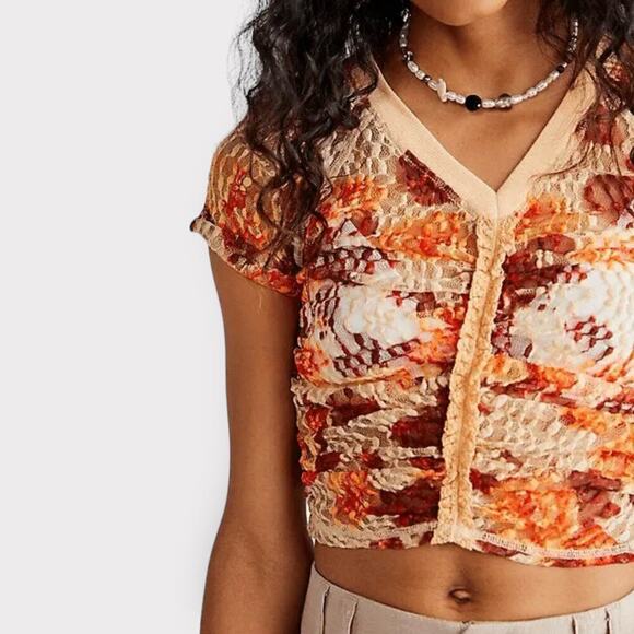 Free People NEW Crop Lace Top Floral Coral Tee Shirt Boho Festival Fairy Cottage - Picture 4 of 11